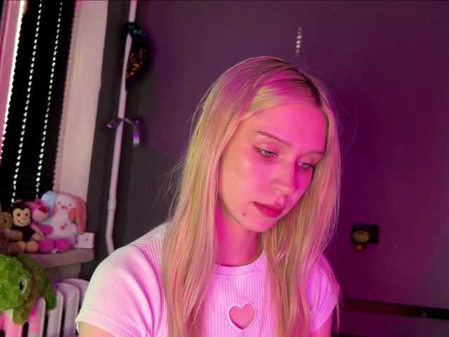 sexycute18 live cam on BongaCams