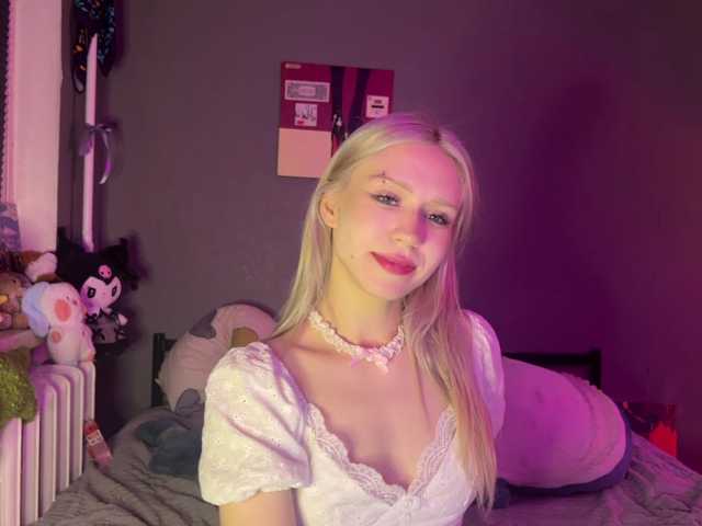 sexycute18 live cam on BongaCams