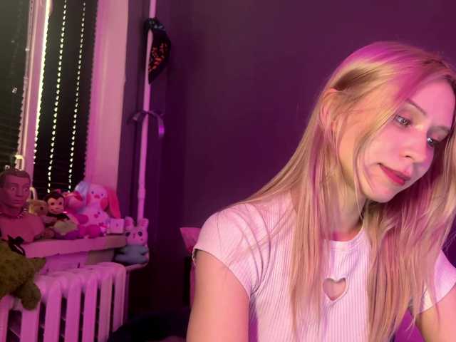 sexycute18 live cam on BongaCams