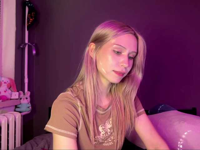 sexycute18 live cam on BongaCams