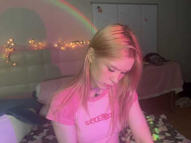 sexycute18 live cam on BongaCams