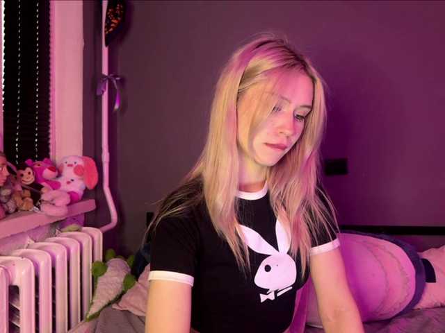 sexycute18 live cam on BongaCams