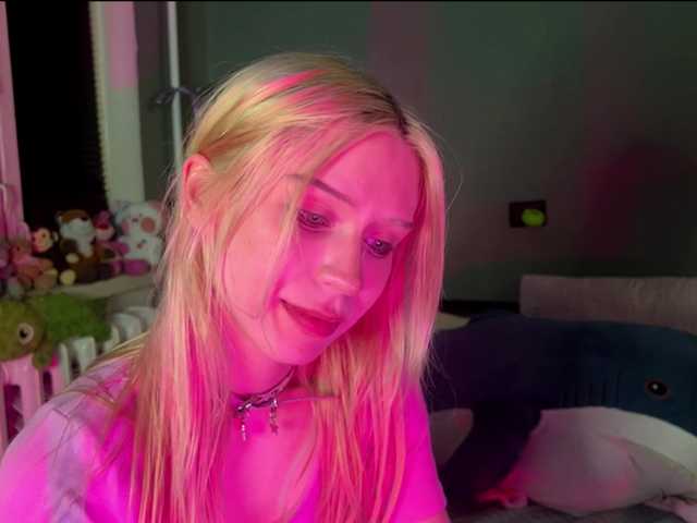 sexycute18 live cam on BongaCams