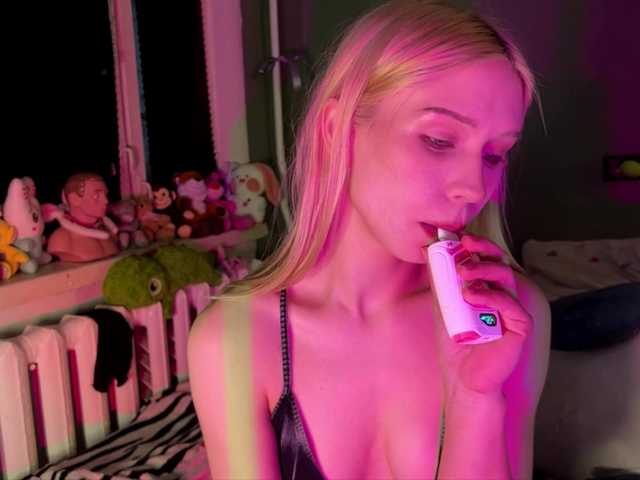 sexycute18 live cam on BongaCams