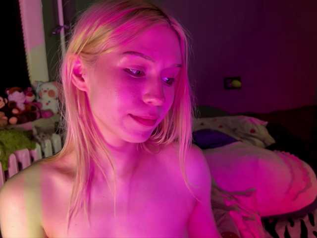 sexycute18 live cam on BongaCams