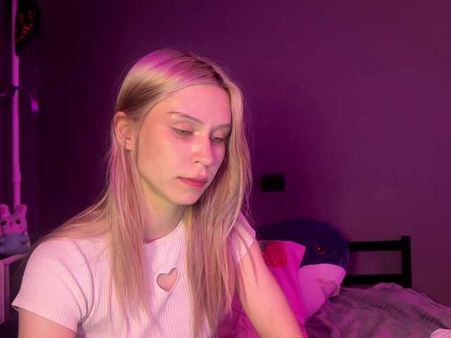 sexycute18 live cam on BongaCams