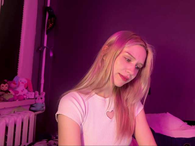 sexycute18 live cam on BongaCams