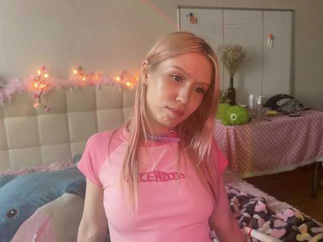 sexycute18 live cam on BongaCams