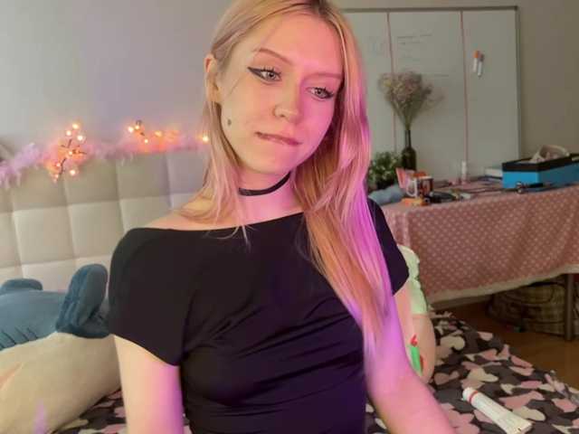 sexycute18 live cam on BongaCams