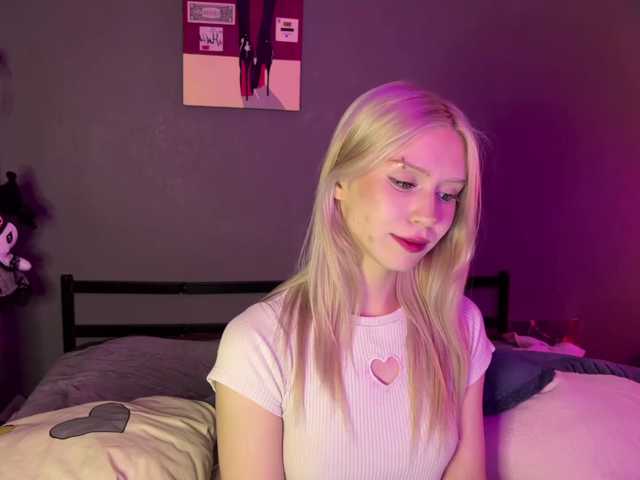 sexycute18 live cam on BongaCams