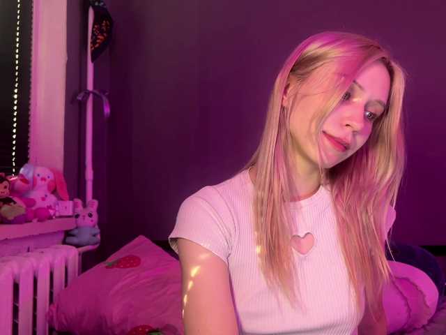 sexycute18 live cam on BongaCams