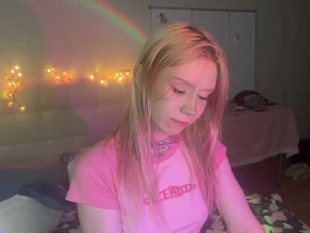 sexycute18 live cam on BongaCams