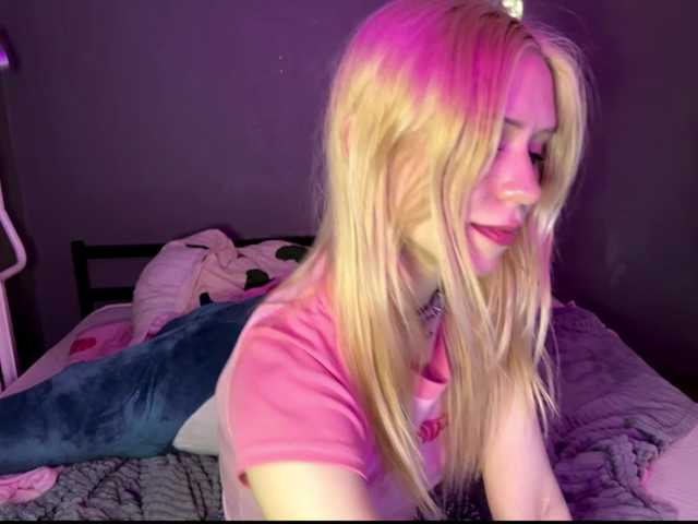 sexycute18 live cam on BongaCams