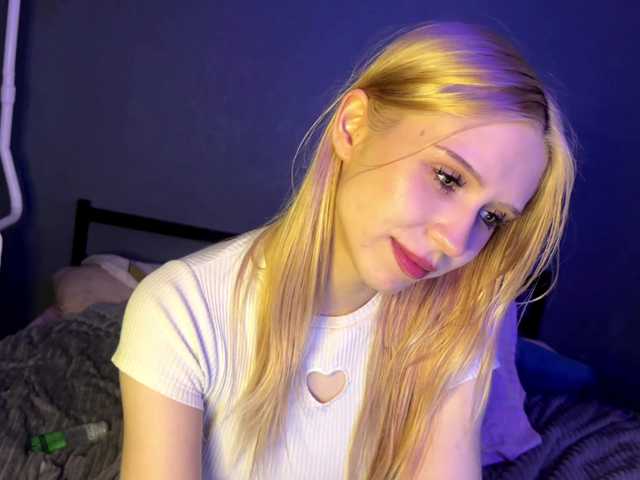 sexycute18 live cam on BongaCams