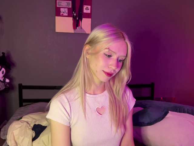 sexycute18, en vivo ahora en BongaCams