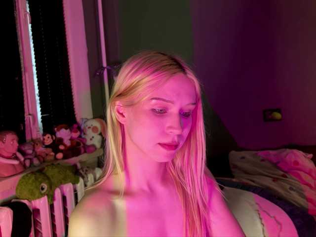 sexycute18 live cam on BongaCams