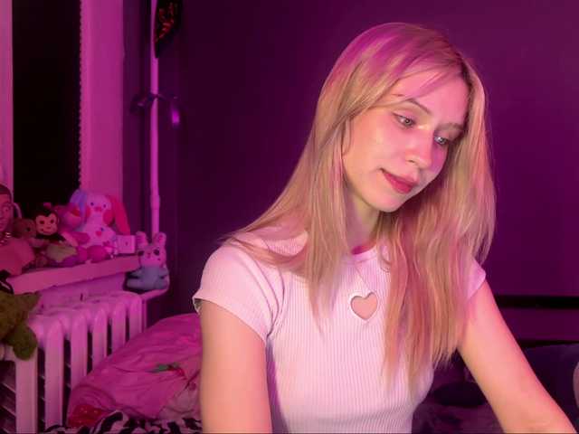 sexycute18 live cam on BongaCams