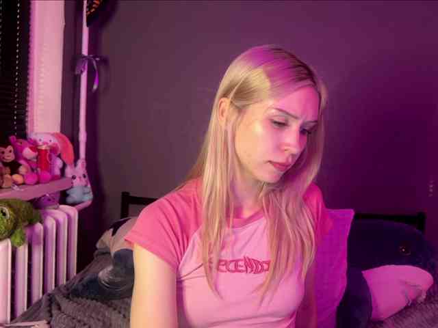 sexycute18 webcam
