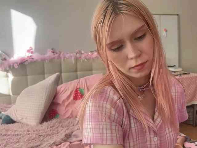 sexycute18 webcam