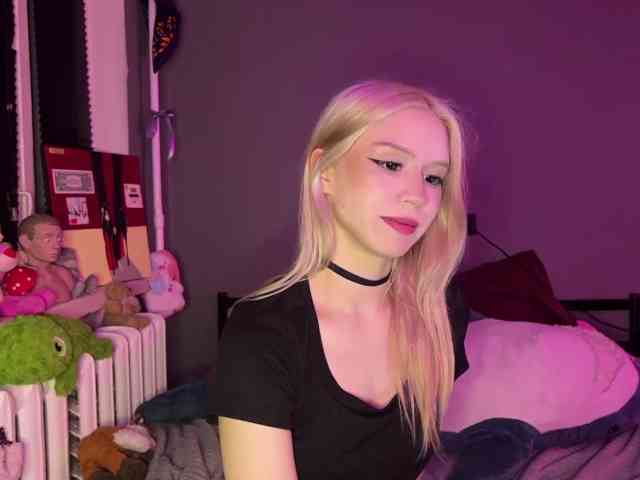sexycute18 webcam