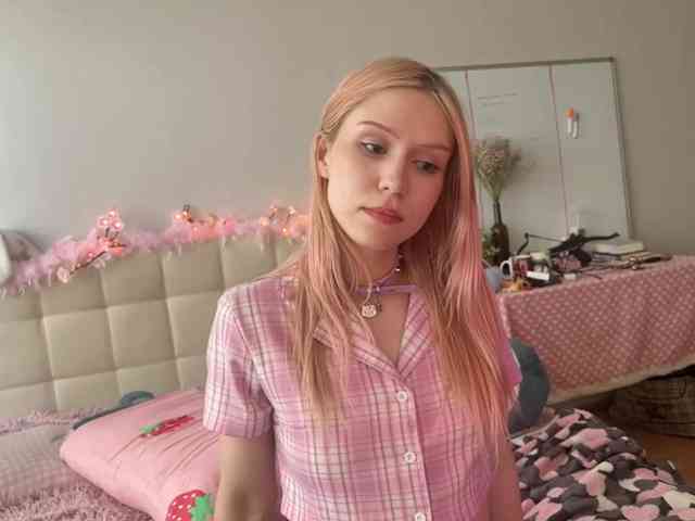 sexycute18 webcam