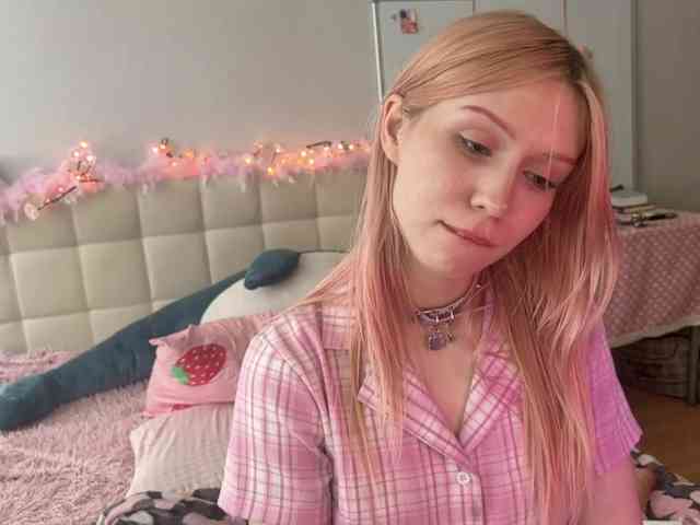 sexycute18 webcam