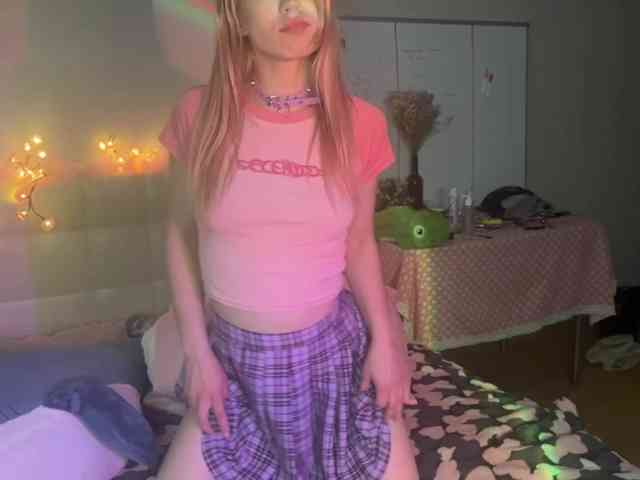 sexycute18 webcam