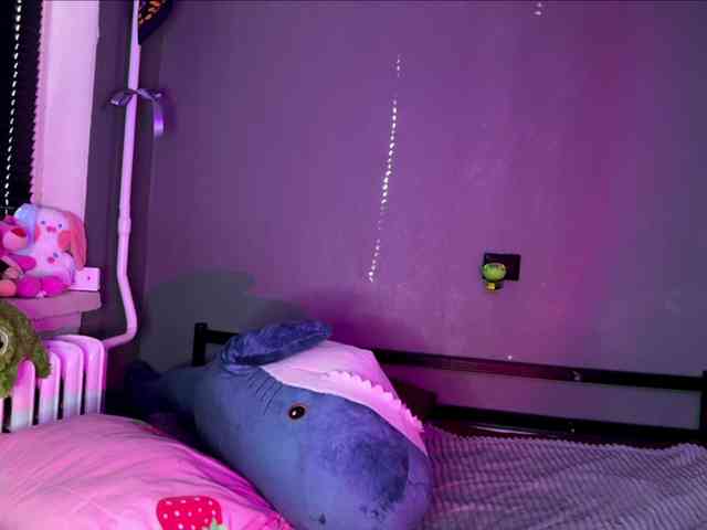 sexycute18 webcam