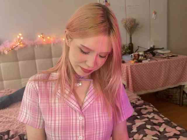 sexycute18 webcam