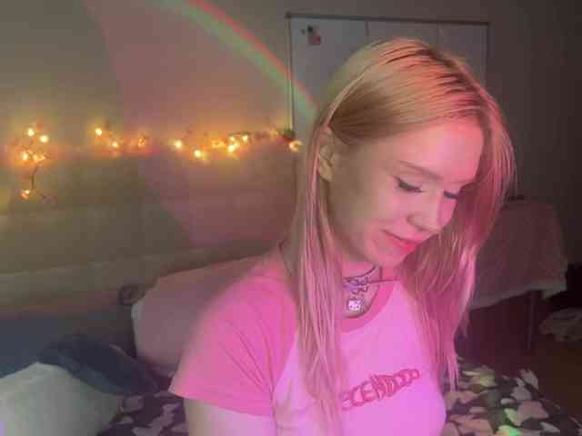 sexycute18 webcam
