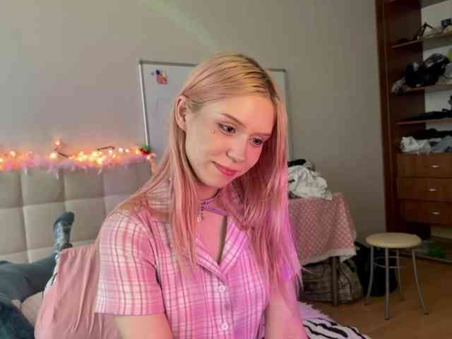 sexycute18 webcam