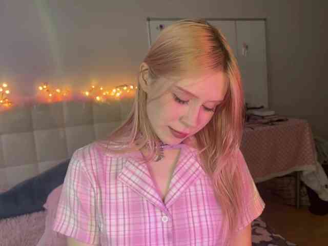 sexycute18 webcam