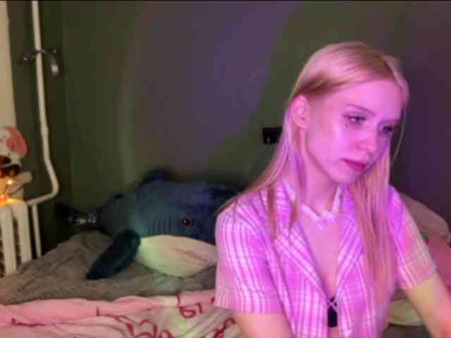 sexycute18 webcam