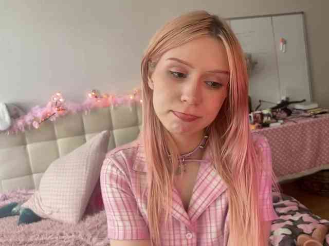 sexycute18 webcam