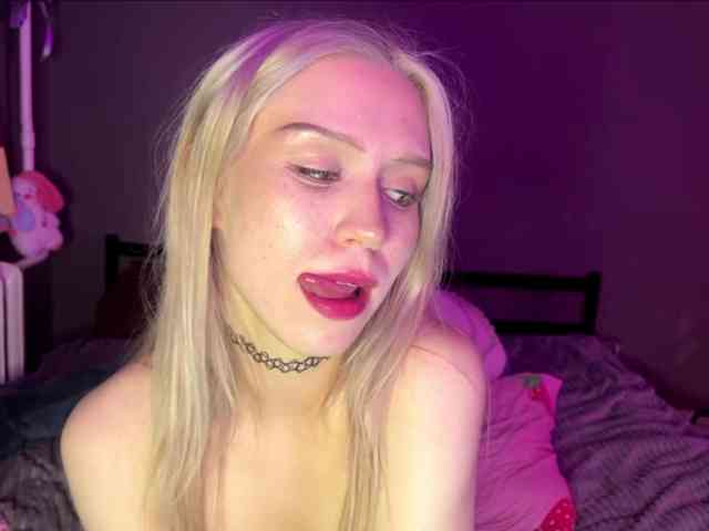 sexycute18 webcam