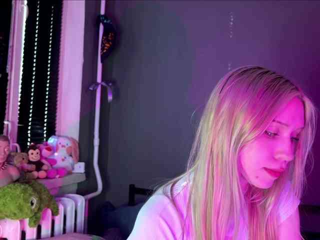 sexycute18 webcam