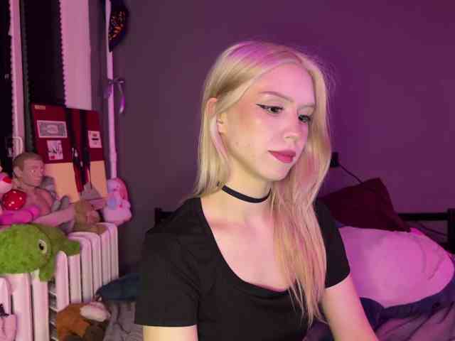 sexycute18 webcam