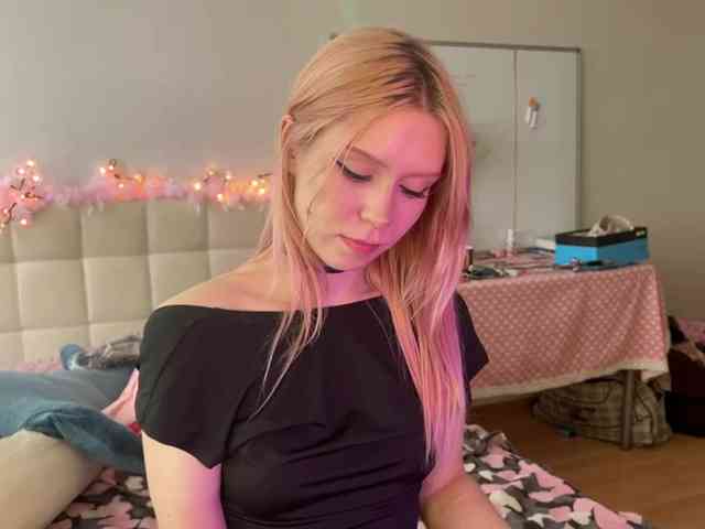 sexycute18 webcam