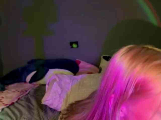 sexycute18 webcam