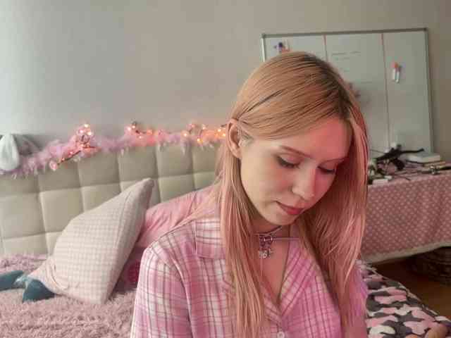 sexycute18 webcam