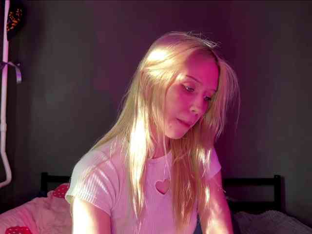 sexycute18 webcam