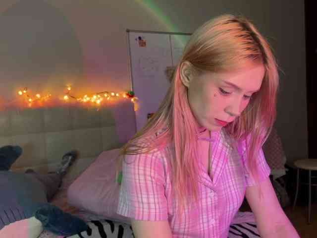 sexycute18 webcam