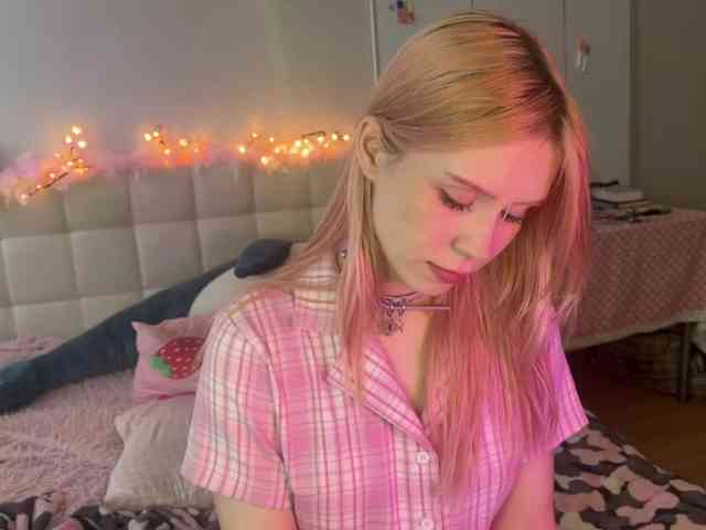 sexycute18 webcam