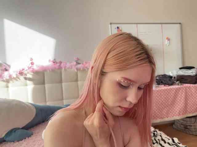 sexycute18 webcam