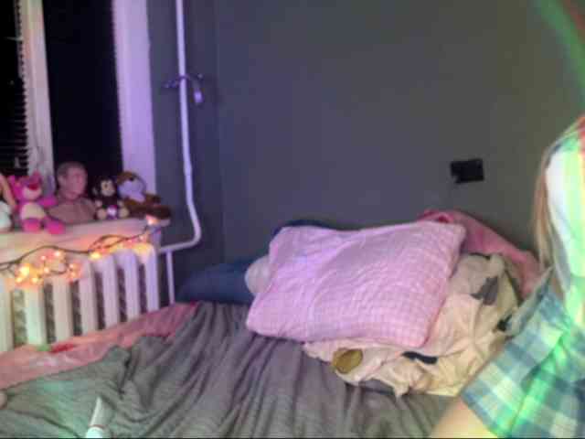 sexycute18 webcam