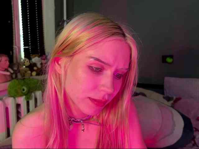sexycute18 webcam