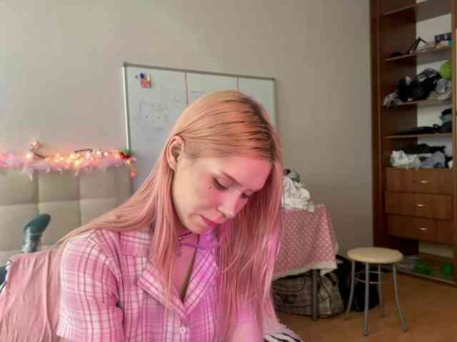 sexycute18 webcam