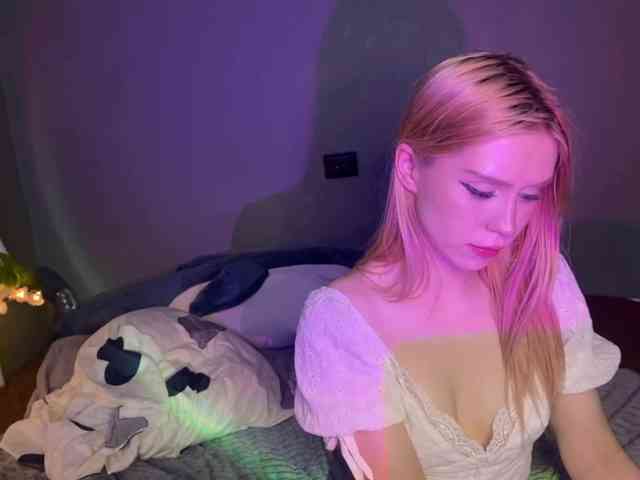 sexycute18 webcam