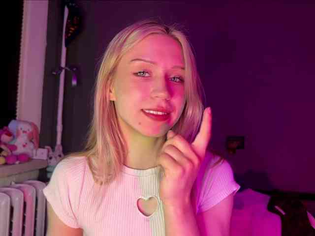 sexycute18 webcam