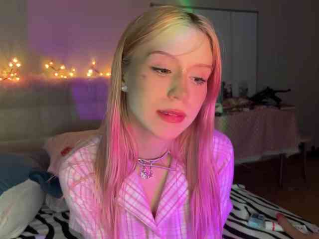 sexycute18 webcam